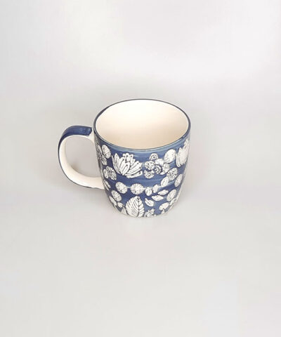 TAZA FLORES EN RELIEVE AZUL