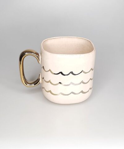Taza Borde Cuadrado Beige y Dorado