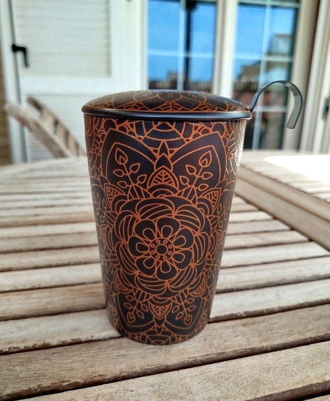 taza mandala negro