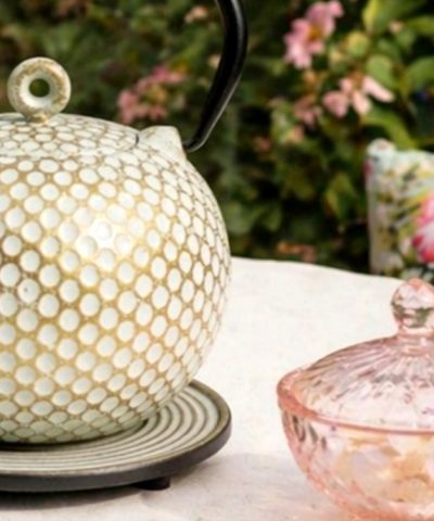 Alternative view of Tetera Hierro Fundido Oro Blanco