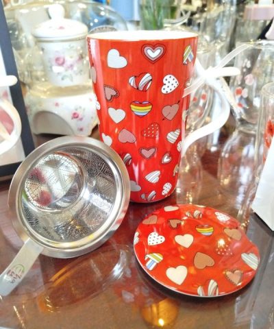 Alternative view of Taza Alta Corazones Fondo Rojo